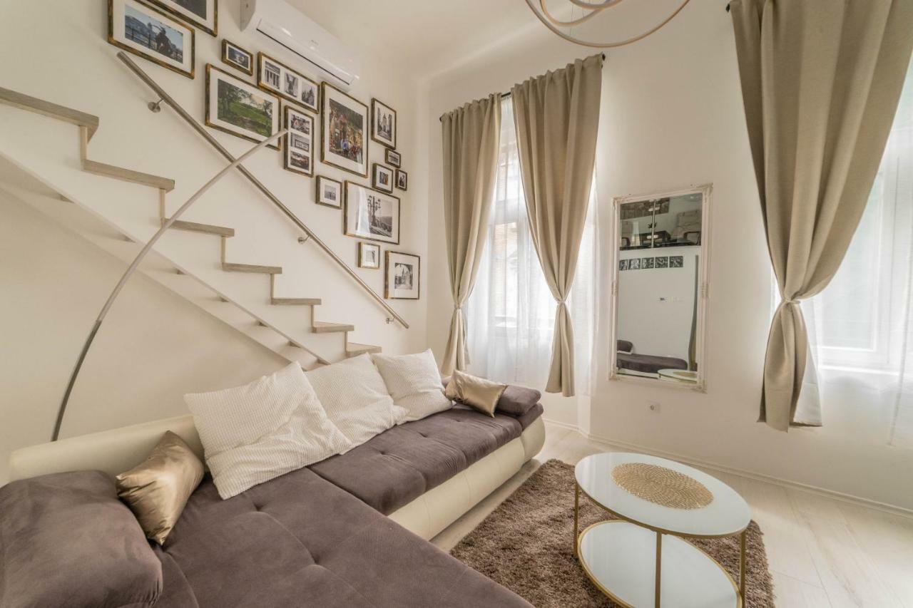 Luxury Ab * Budapeszt